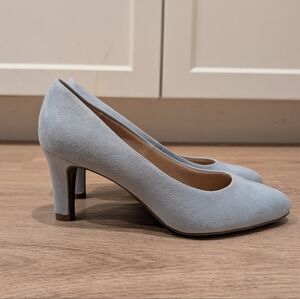 NWOT Abella Light Blue Suede Women's Heels